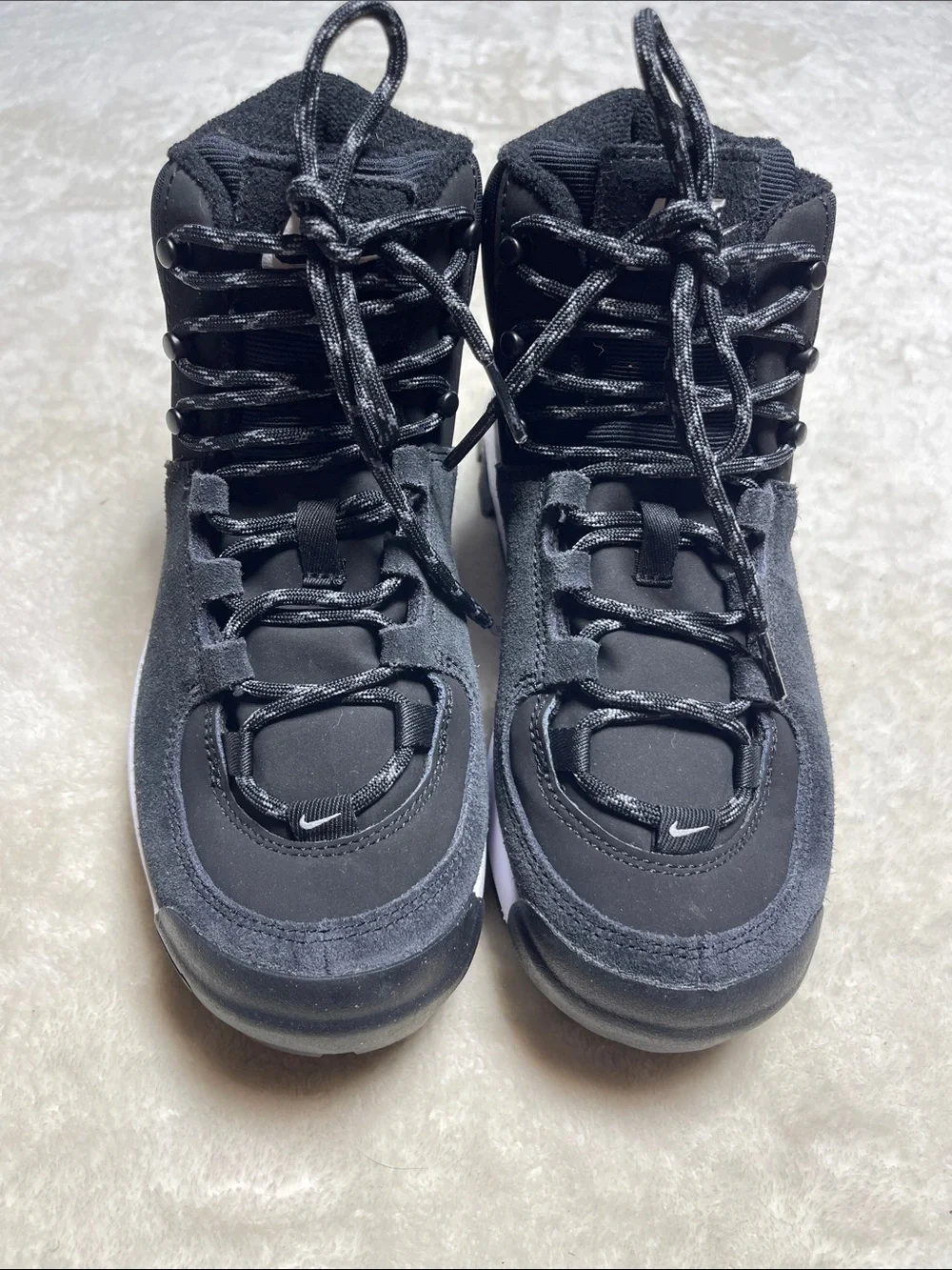 Nike City Classic Black and White Women's Trail Sneakers Size 5